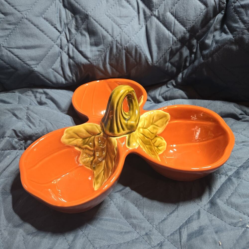 Better Homes & Gardens Ceramic Pumpkin 3 Compartment Snack Dish Autumn Fall 2011